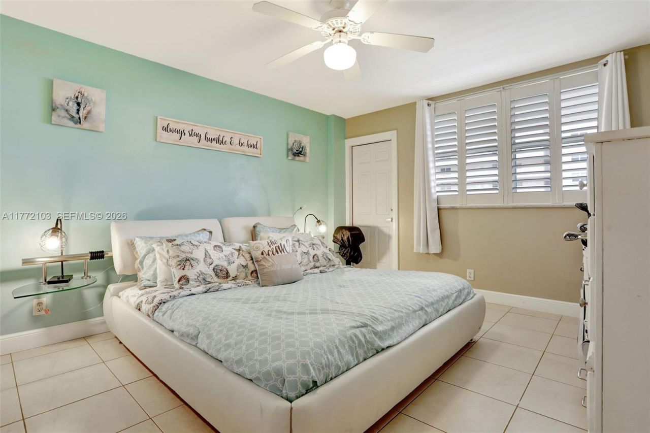 1050 Hillsboro Mile, Unit 403W, Hillsboro Beach, FL 33062 Photo