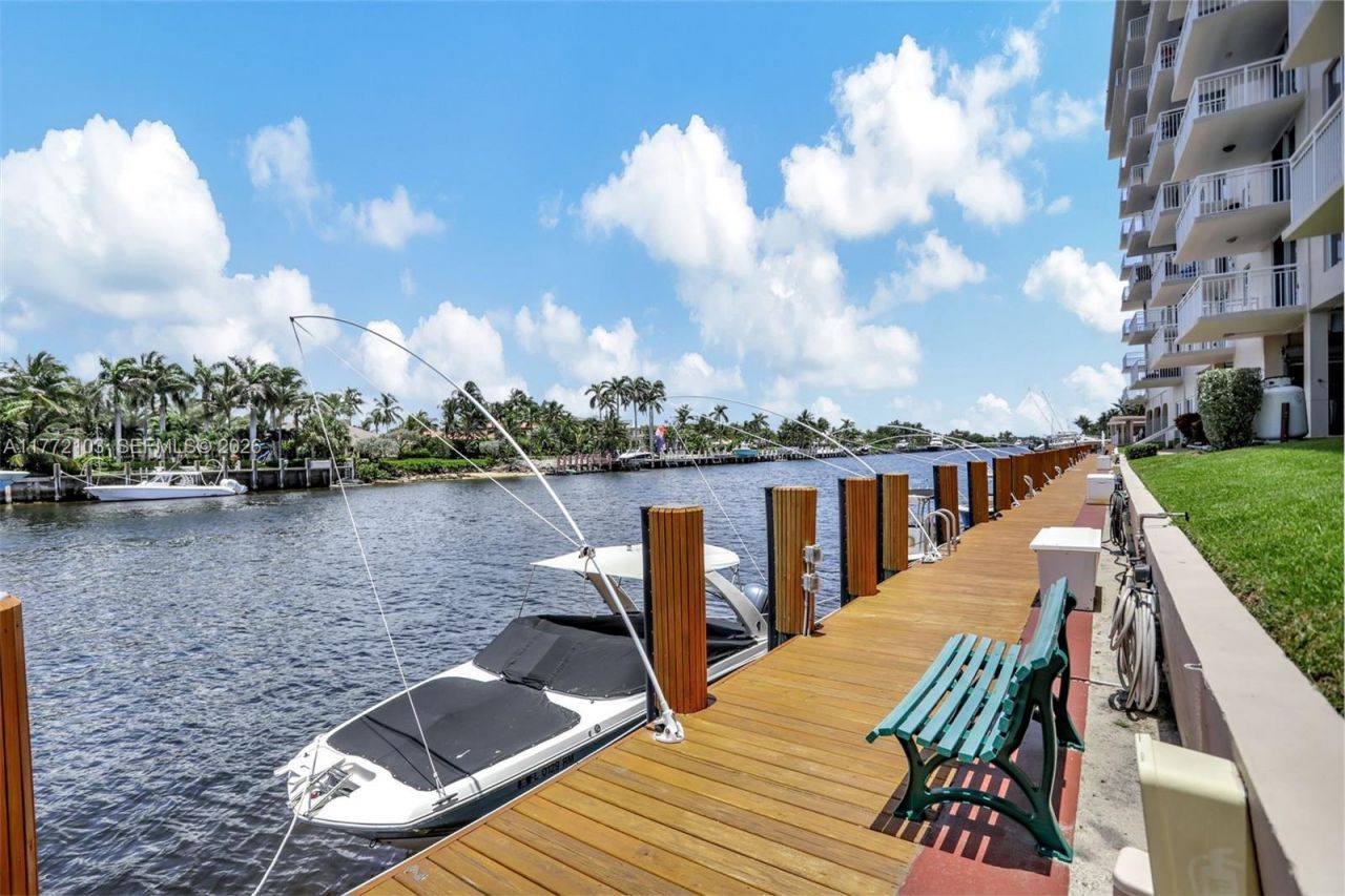 1050 Hillsboro Mile, Unit 403W, Hillsboro Beach, FL 33062 Photo