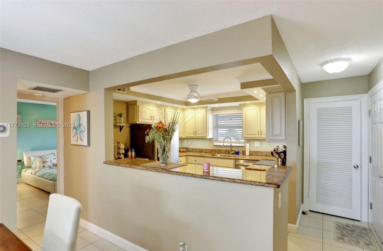 1050 Hillsboro Mile, Unit 403W, Hillsboro Beach, FL 33062 Photo