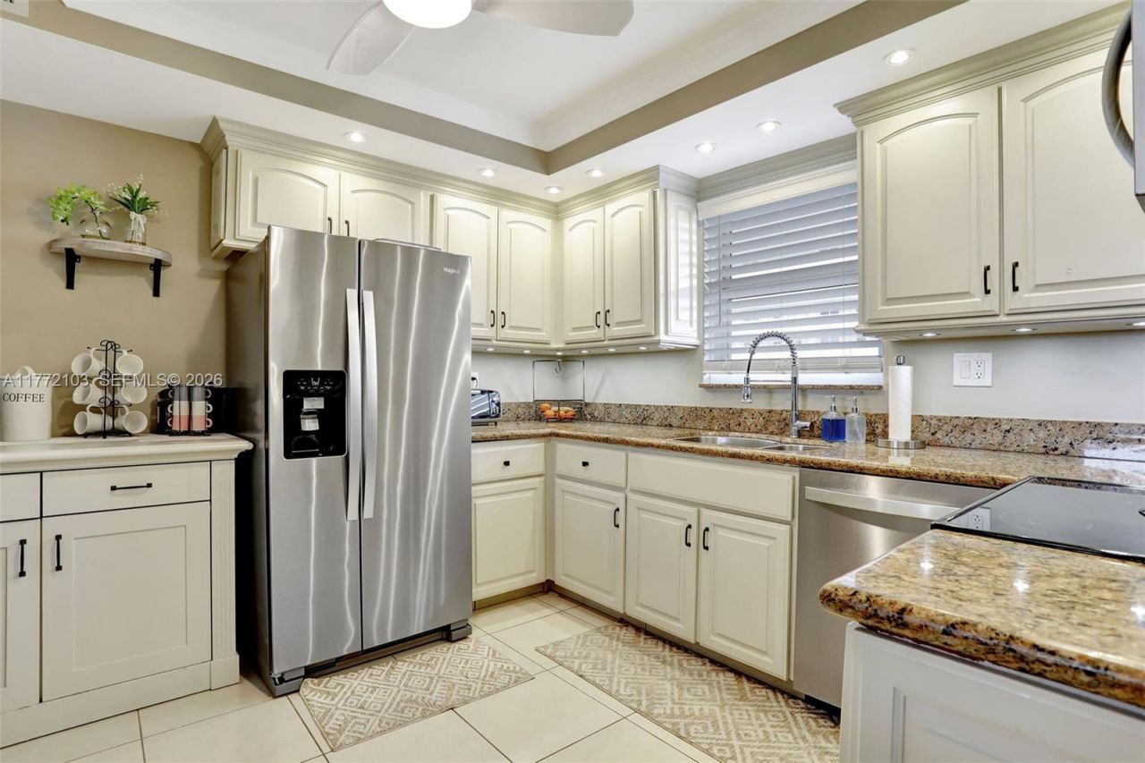 1050 Hillsboro Mile, Unit 403W, Hillsboro Beach, FL 33062 Photo