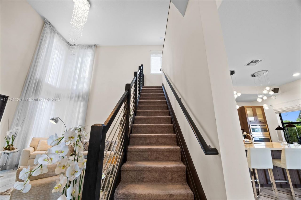 15742 NW 88th Ave, Miami Lakes, FL 33018 Photo