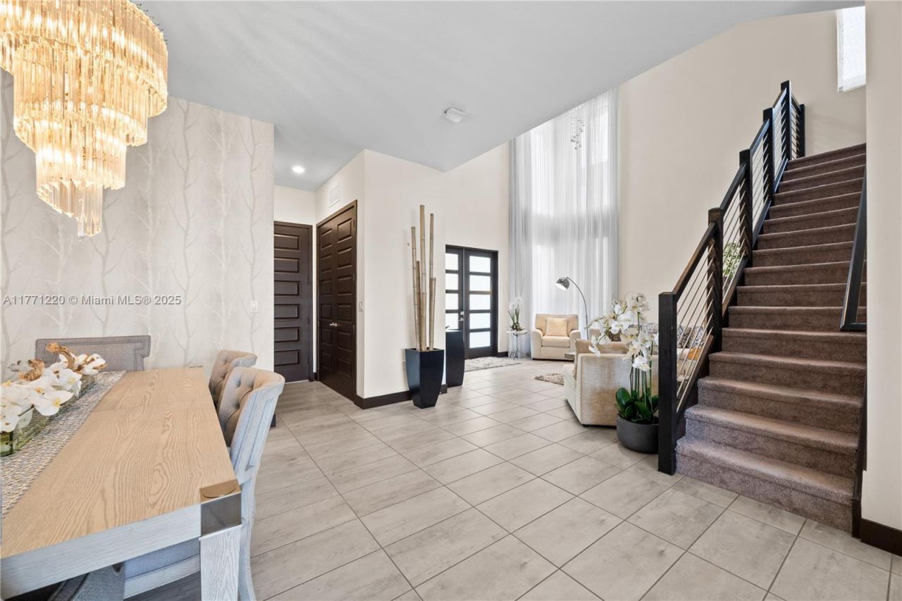 15742 NW 88th Ave, Miami Lakes, FL 33018 Photo