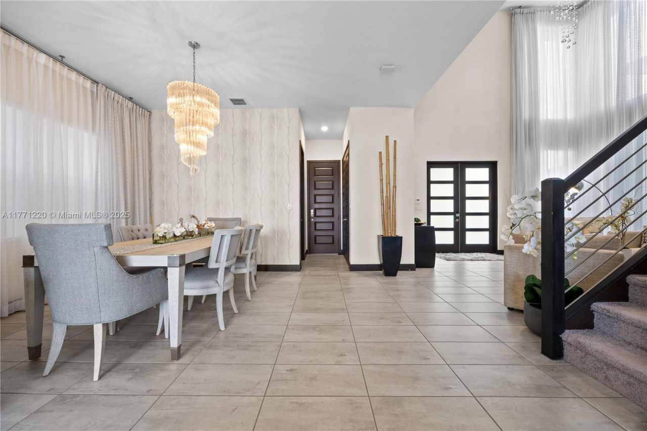 15742 NW 88th Ave, Miami Lakes, FL 33018 Photo