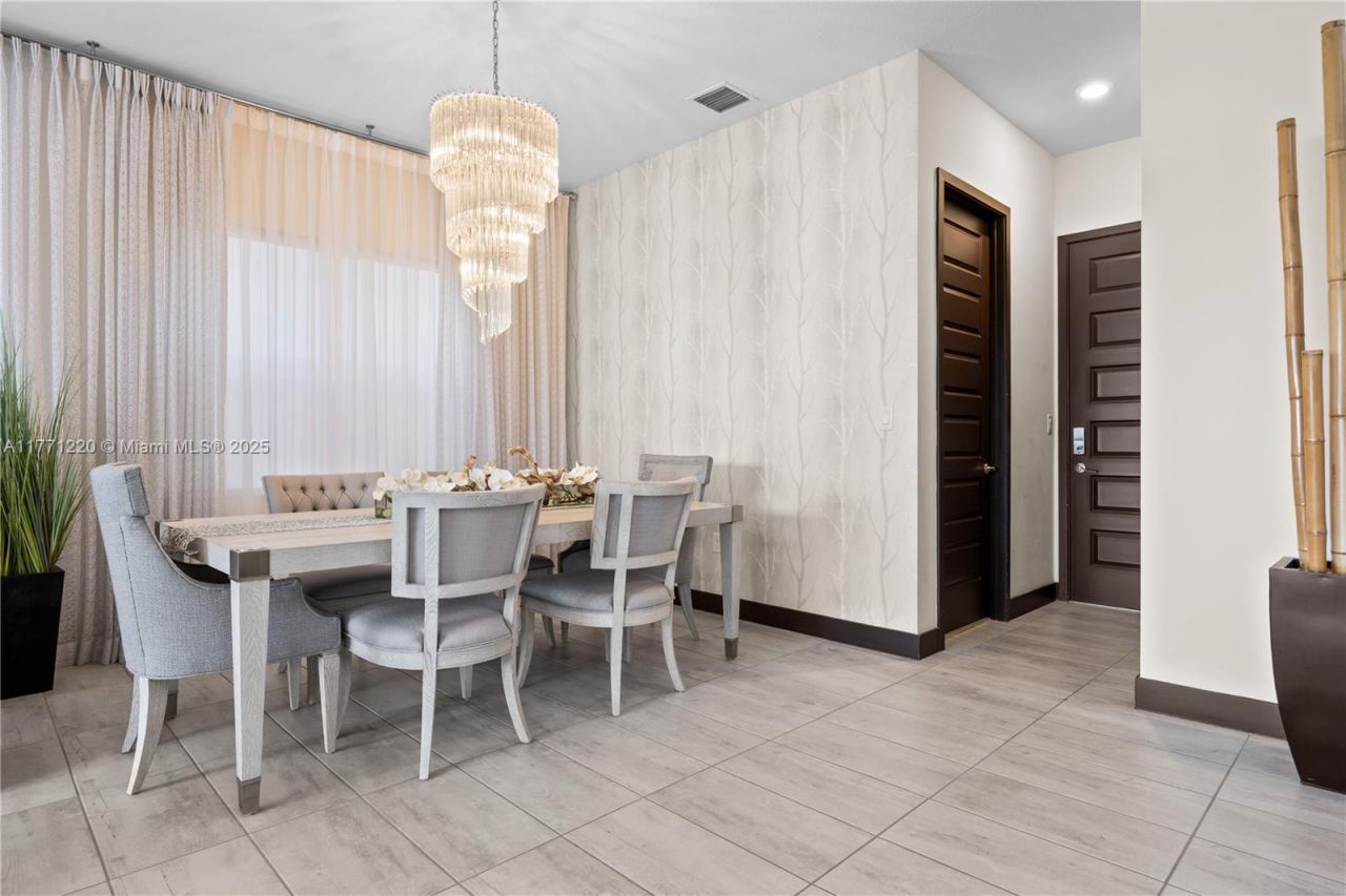 15742 NW 88th Ave, Miami Lakes, FL 33018 Photo