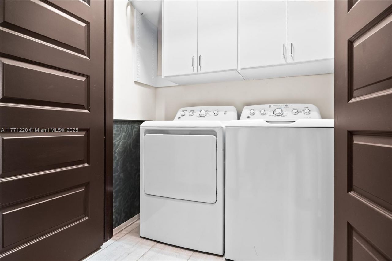 15742 NW 88th Ave, Miami Lakes, FL 33018 Photo