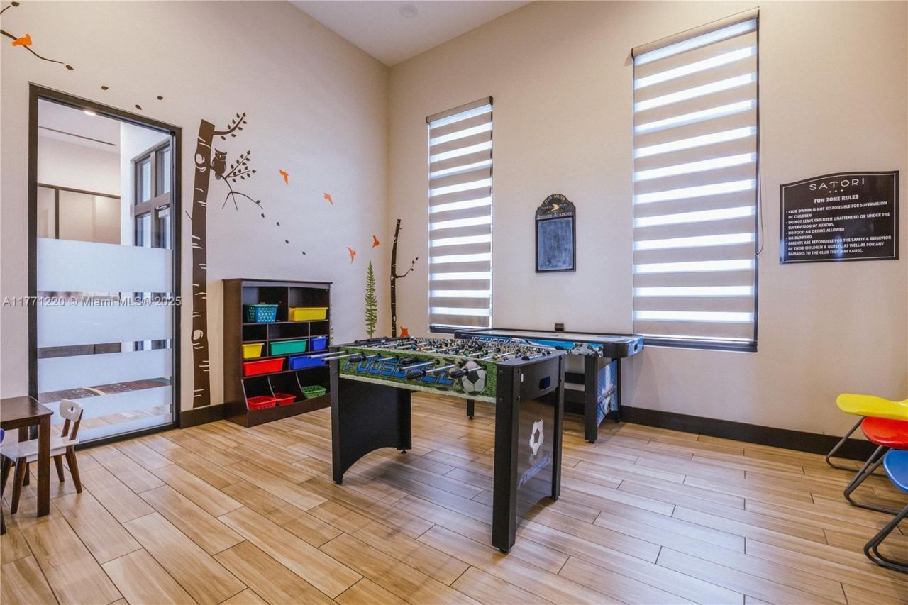 15742 NW 88th Ave, Miami Lakes, FL 33018 Photo