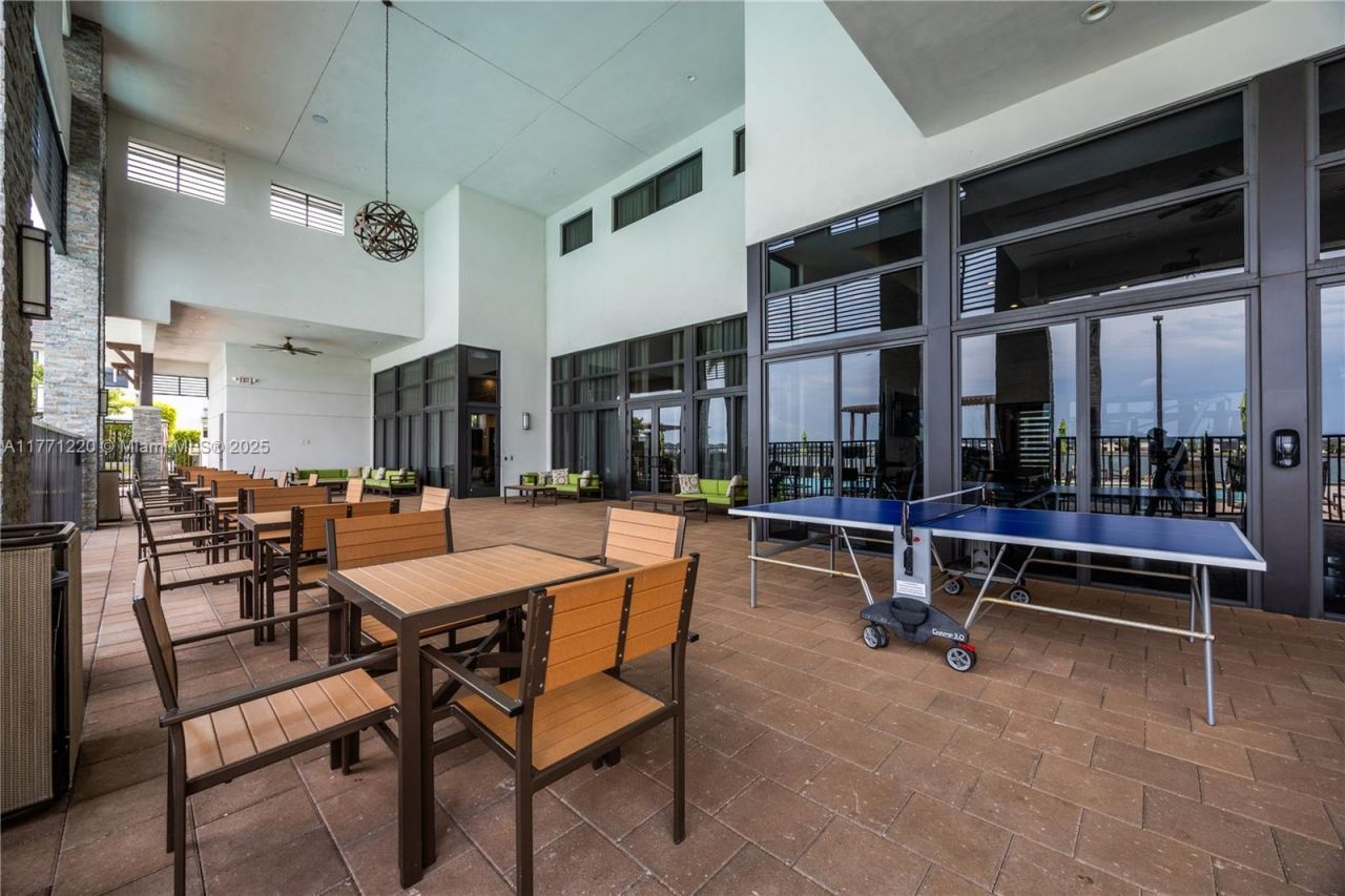 15742 NW 88th Ave, Miami Lakes, FL 33018 Photo