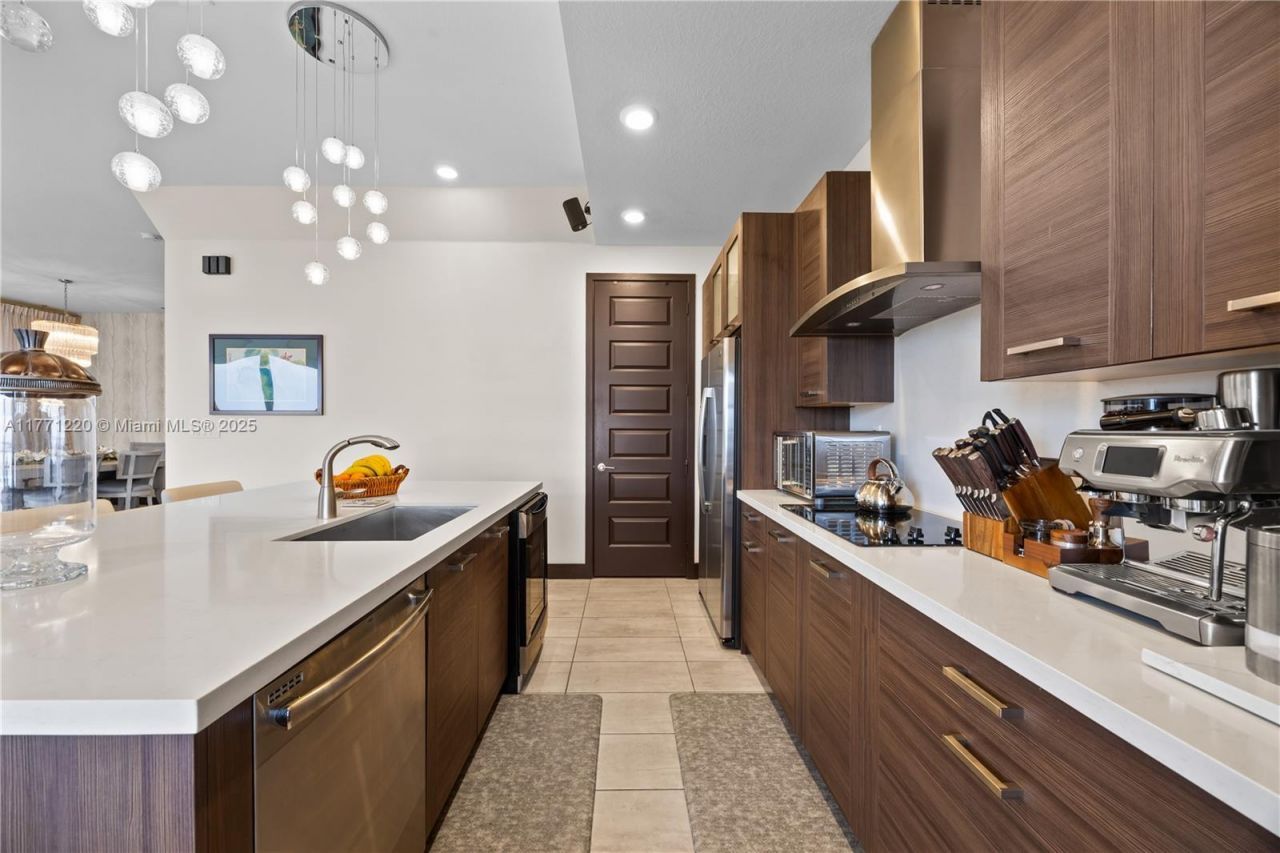 15742 NW 88th Ave, Miami Lakes, FL 33018 Photo