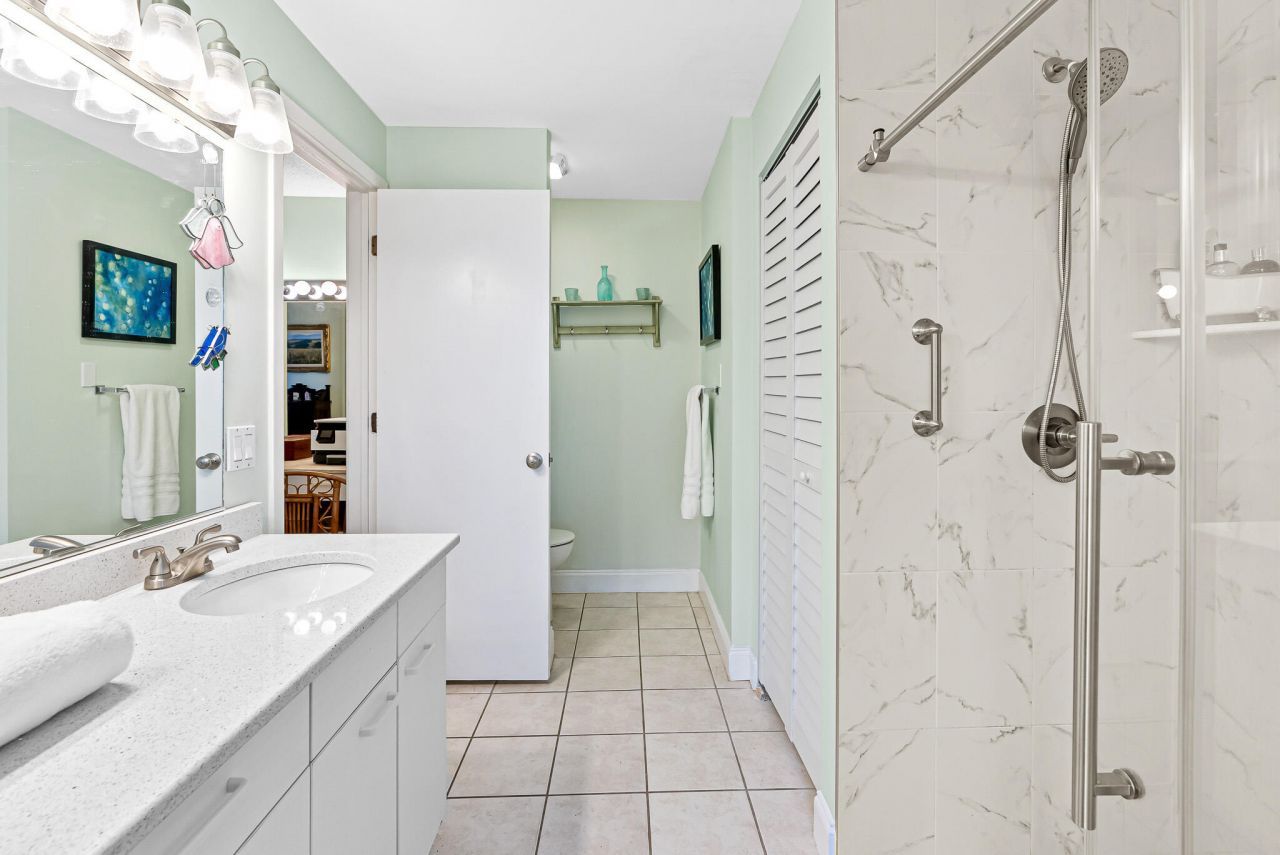 3005 Ocean Winds Drive Photo 23