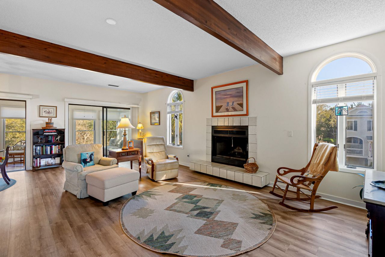 3005 Ocean Winds Drive Photo 4