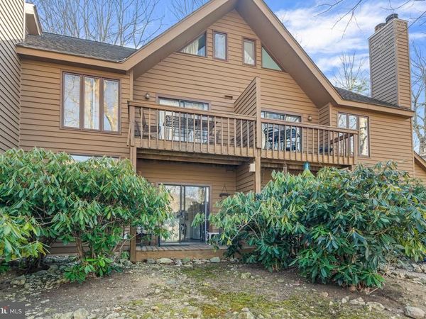 752 LAURELWOOD, ROSELAND, VA 22967