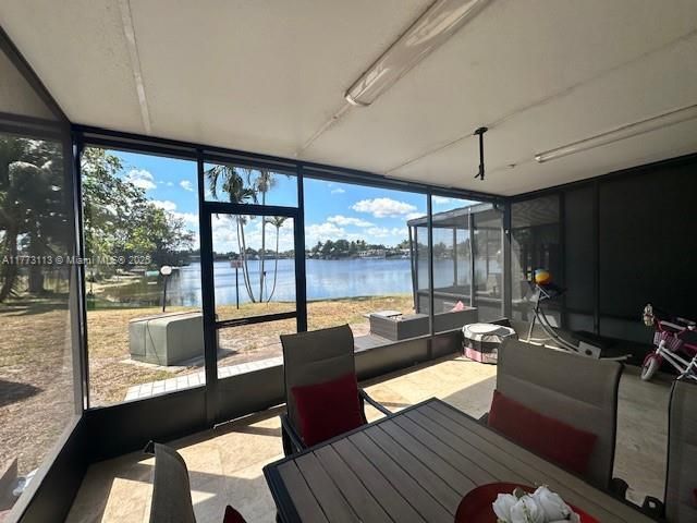 8920 Palm Tree Ln, Unit 8920, Pembroke Pines, FL 33024 Photo