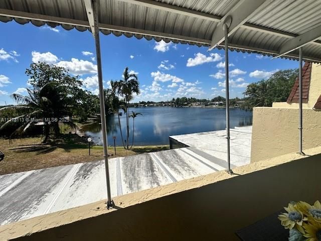 8920 Palm Tree Ln, Unit 8920, Pembroke Pines, FL 33024 Photo