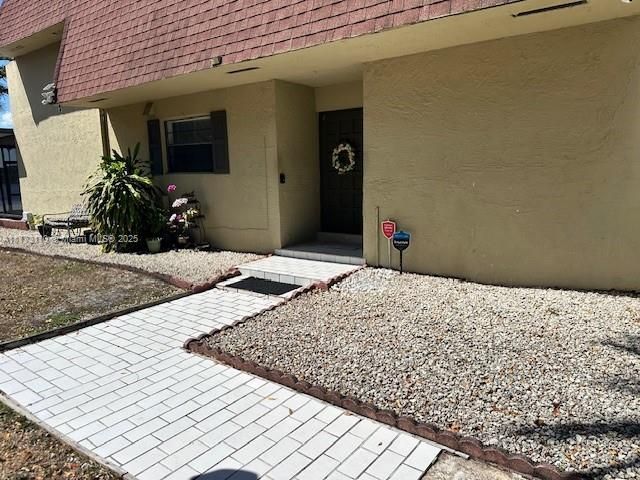 8920 Palm Tree Ln, Unit 8920, Pembroke Pines, FL 33024 Photo