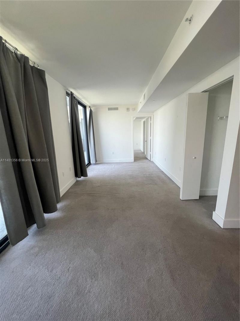 121 NE 34 St, Unit 2215, Miami, FL 33137 Photo