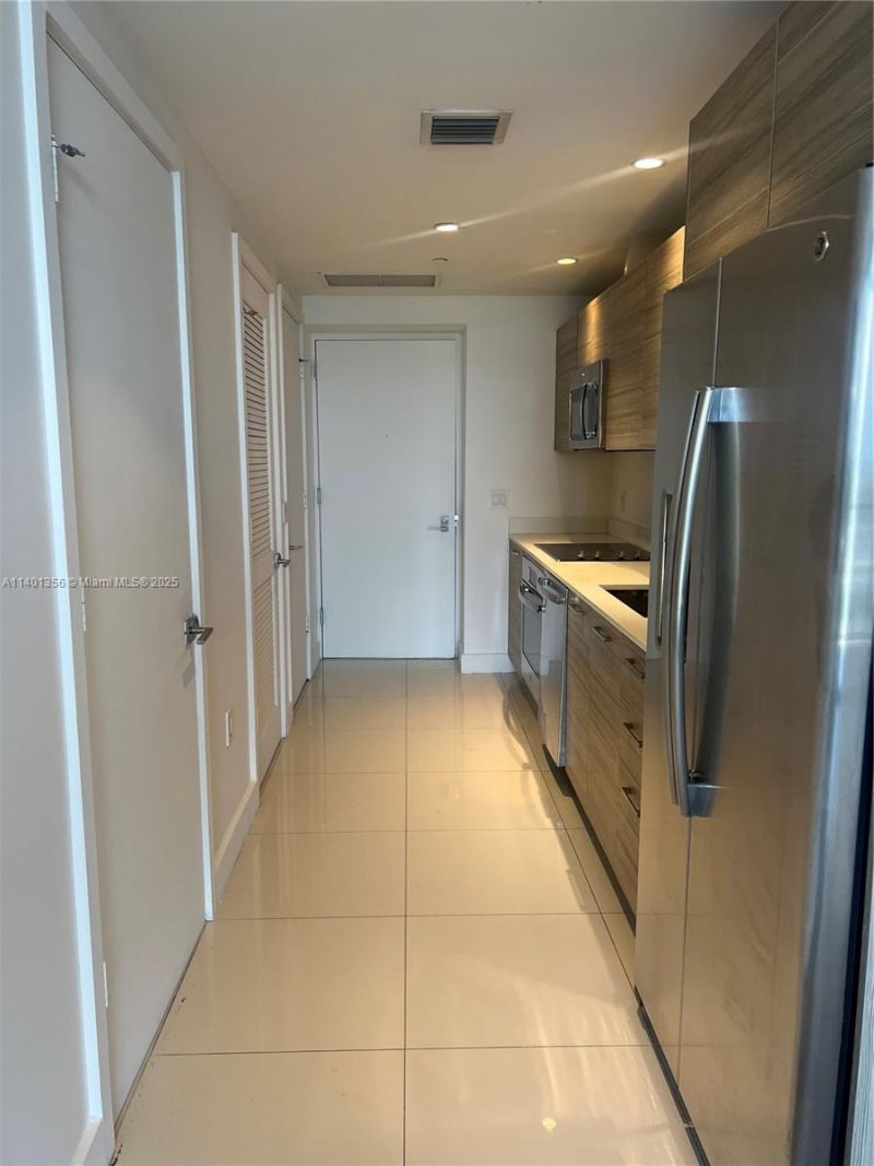 121 NE 34 St, Unit 2215, Miami, FL 33137 Photo