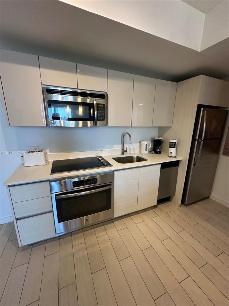 2602 E Hallandale Beach Blvd, Unit R807, Hallandale Beach, FL 33009 Photo