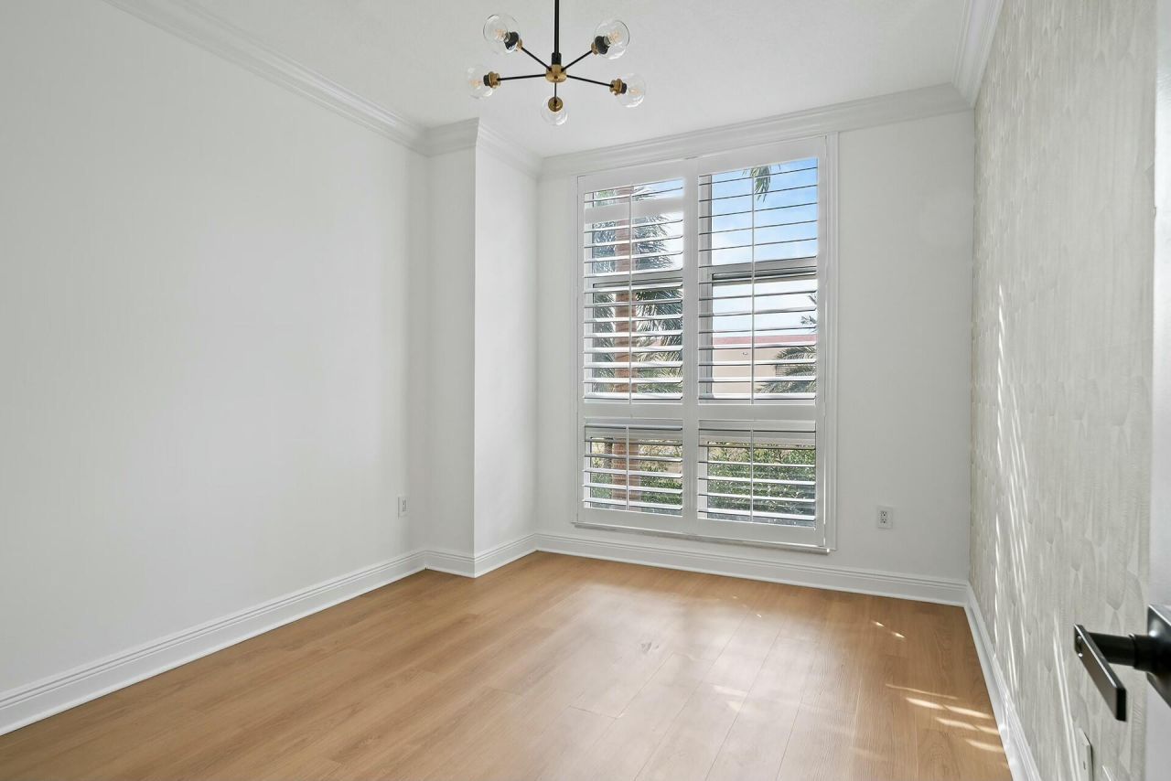 550 Okeechobee Boulevard, Unit 322, West Palm Beach, FL 33401 Photo