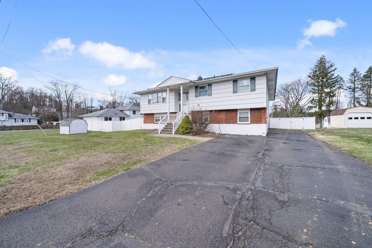 33 De Halve Maen Drive, Stony Point, NY 10980 Main Photo