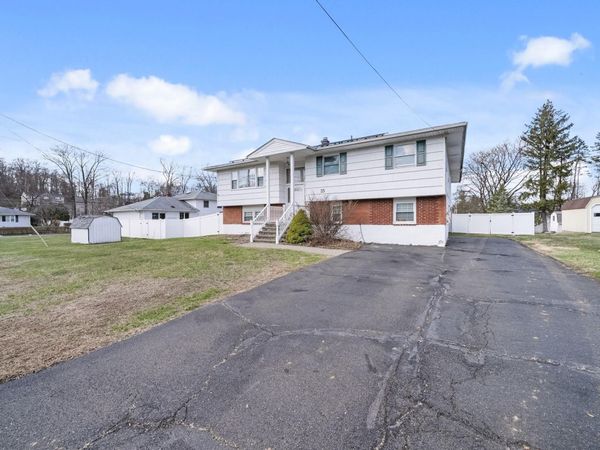 33 De Halve Maen Drive, Stony Point, NY 10980