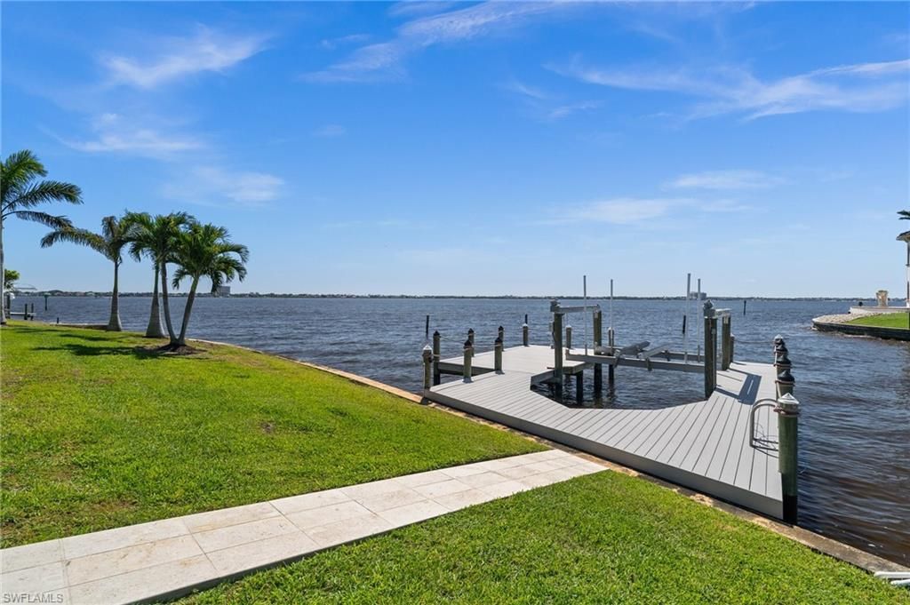 1600 Edith Esplanade, Cape Coral, FL 33904 Photo