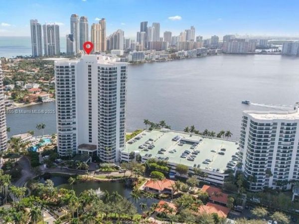 19101 Mystic Pointe Dr, Unit 302, Aventura, FL 33180