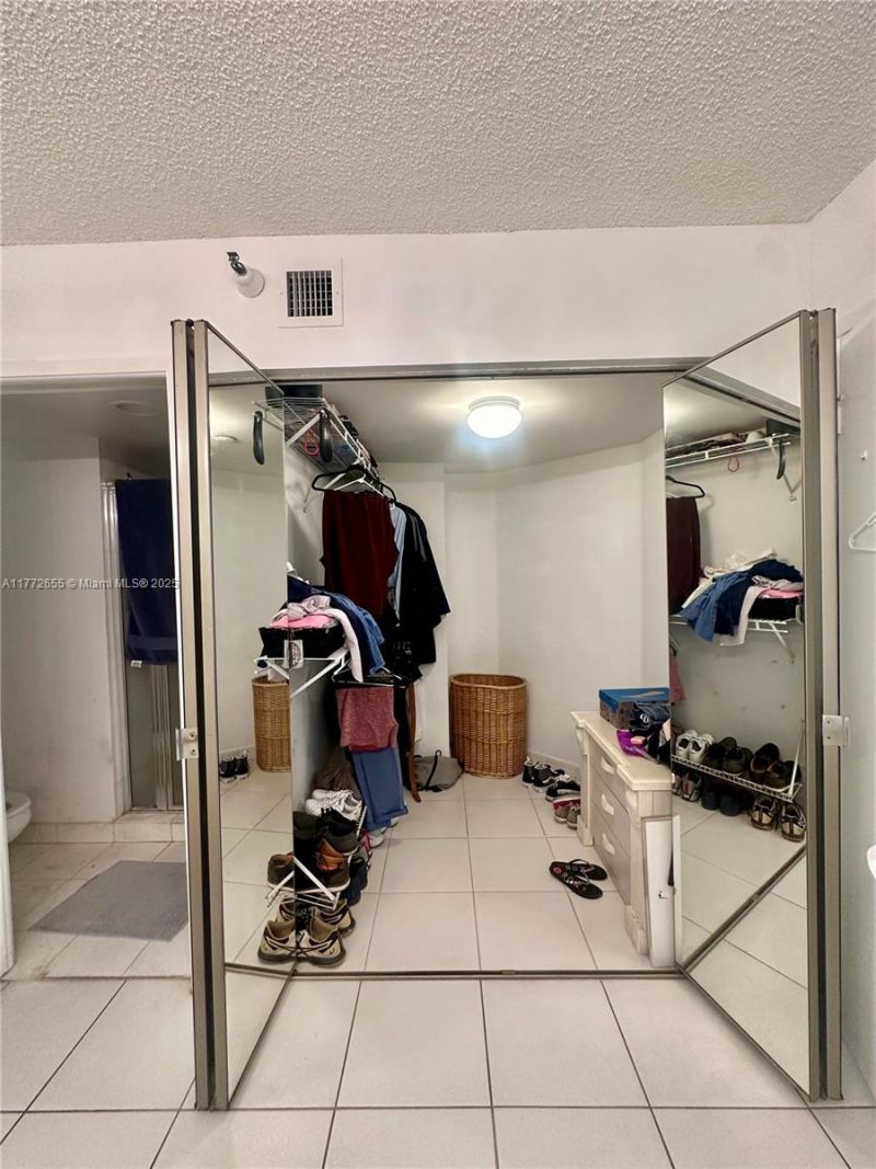 19101 Mystic Pointe Dr, Unit 302, Aventura, FL 33180 Photo