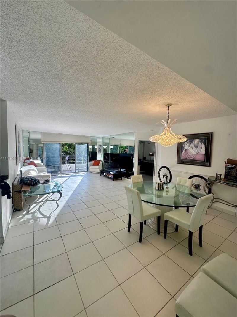 19101 Mystic Pointe Dr, Unit 302, Aventura, FL 33180 Photo
