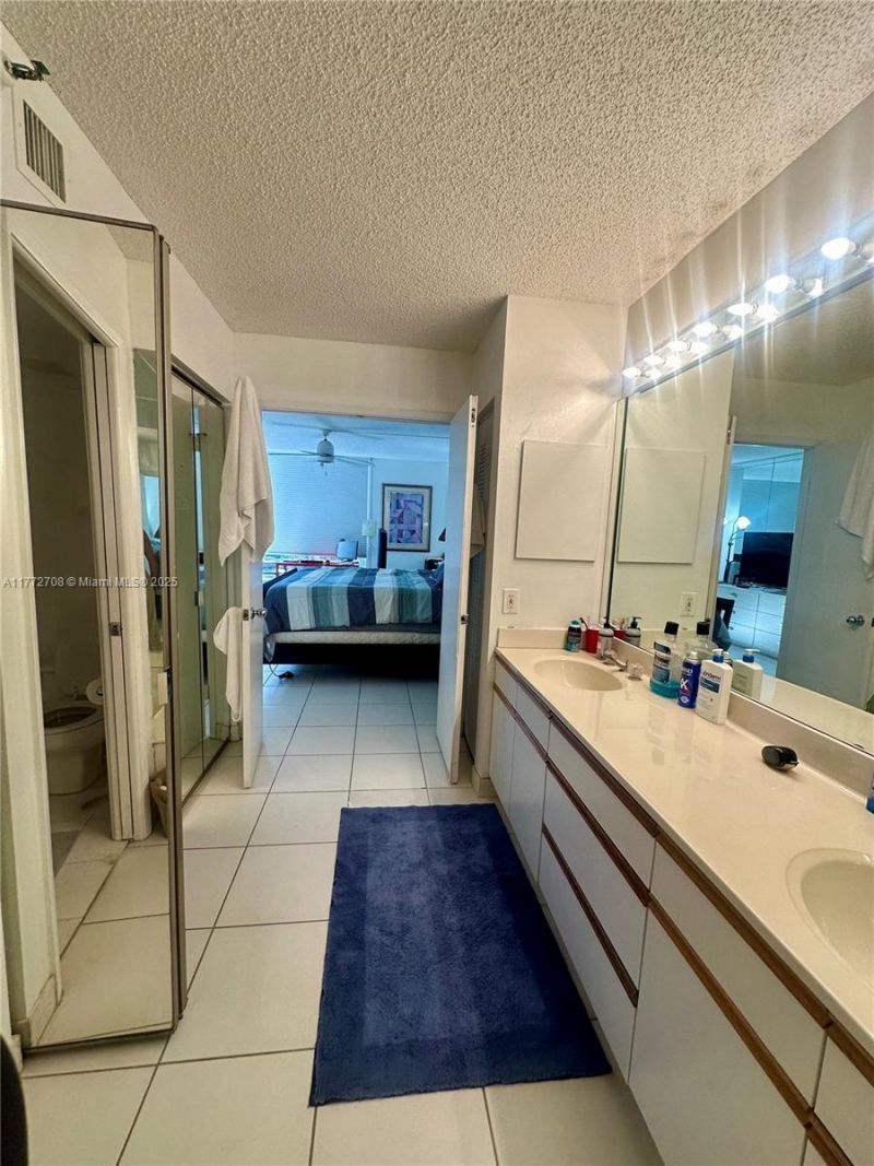 19101 NE 36th Ct, Unit 302, Aventura, FL 33180 Photo