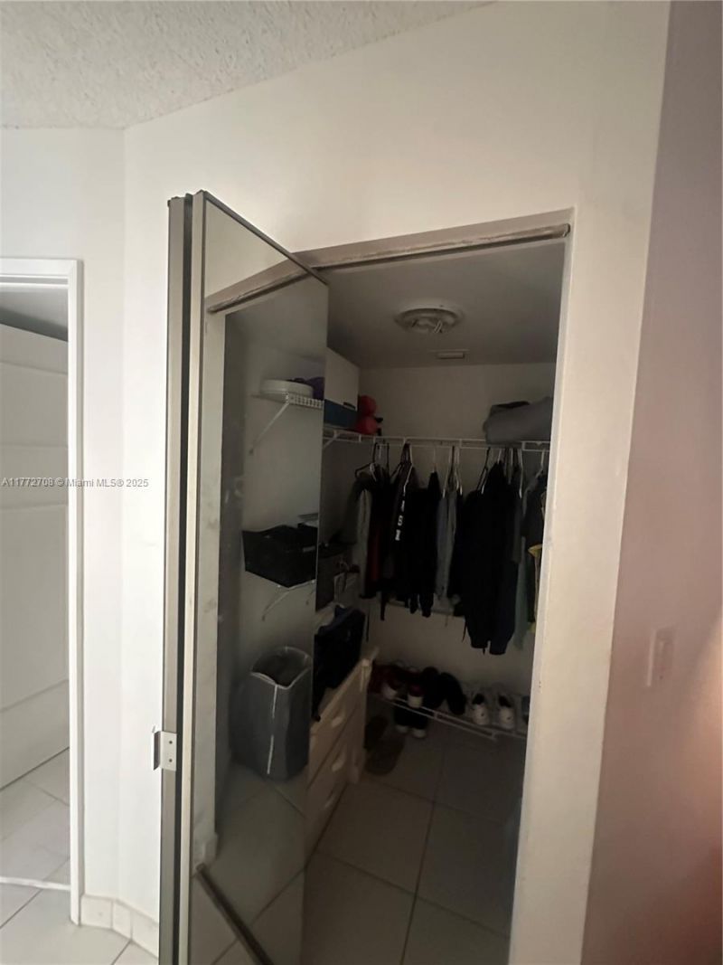 19101 NE 36th Ct, Unit 302, Aventura, FL 33180 Photo