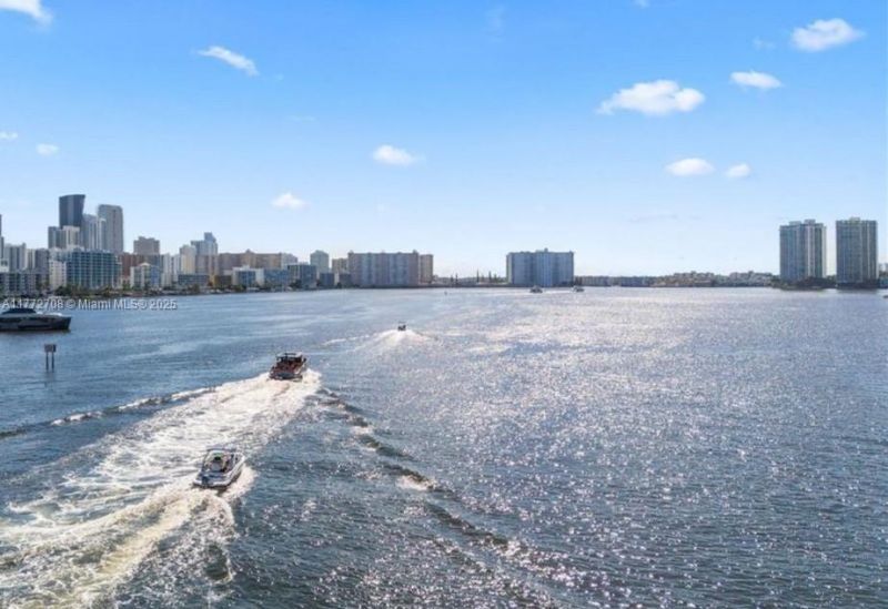 19101 NE 36th Ct, Unit 302, Aventura, FL 33180 Photo