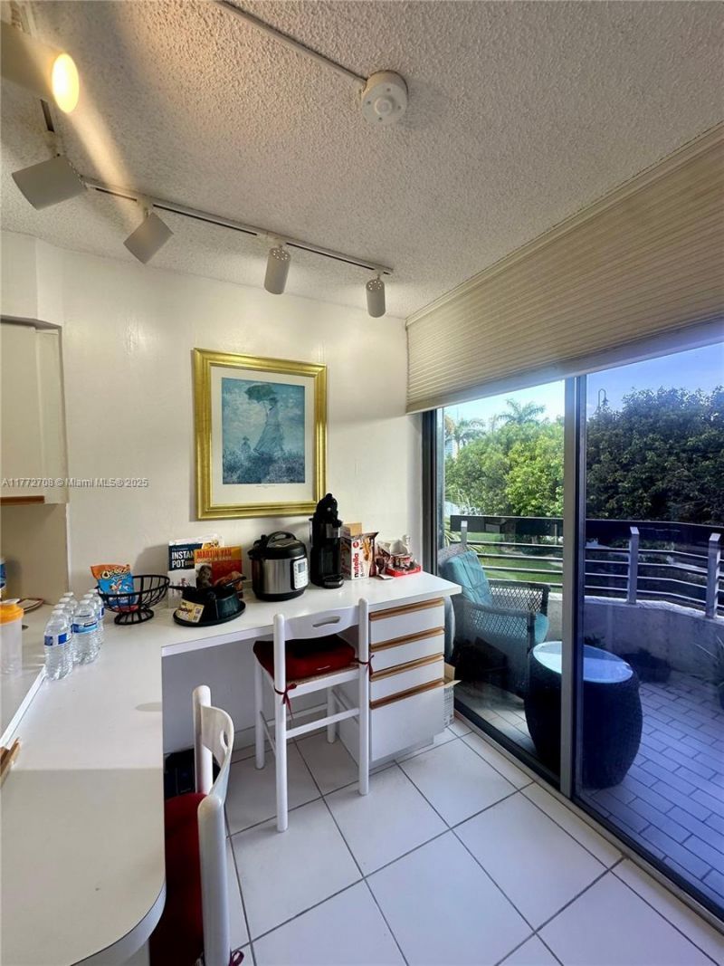 19101 NE 36th Ct, Unit 302, Aventura, FL 33180 Photo