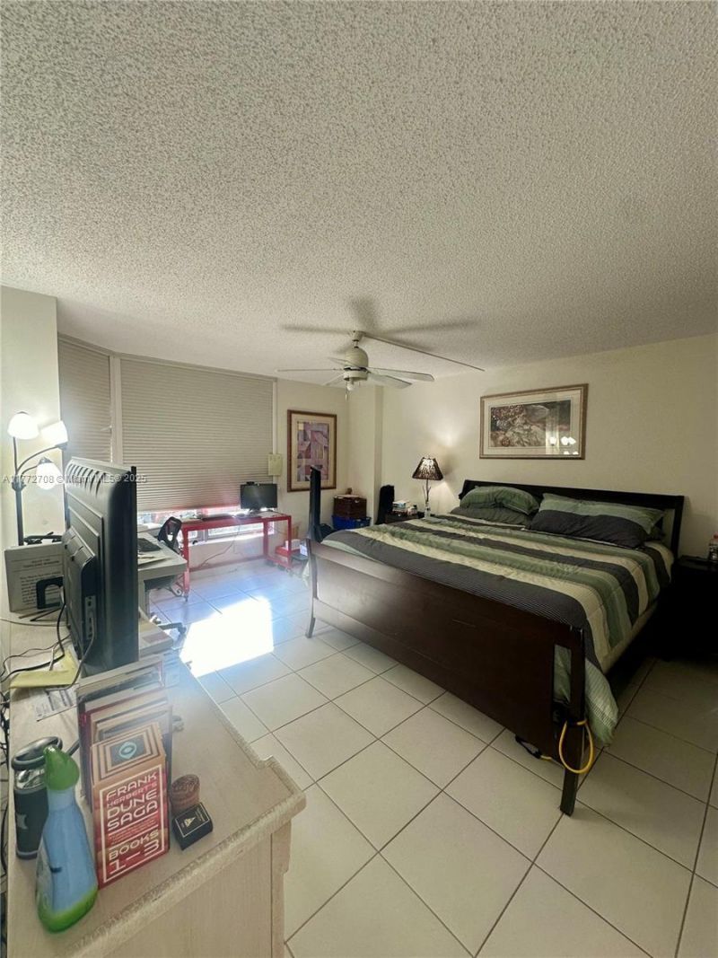 19101 NE 36th Ct, Unit 302, Aventura, FL 33180 Photo