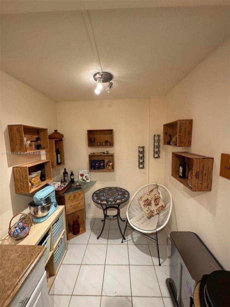 4330 Hillcrest Dr, Unit 304, Hollywood, FL 33021 Photo