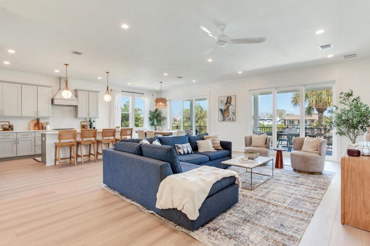 8555 Heron Lagoon Circle, Sarasota, FL 34242 Photo