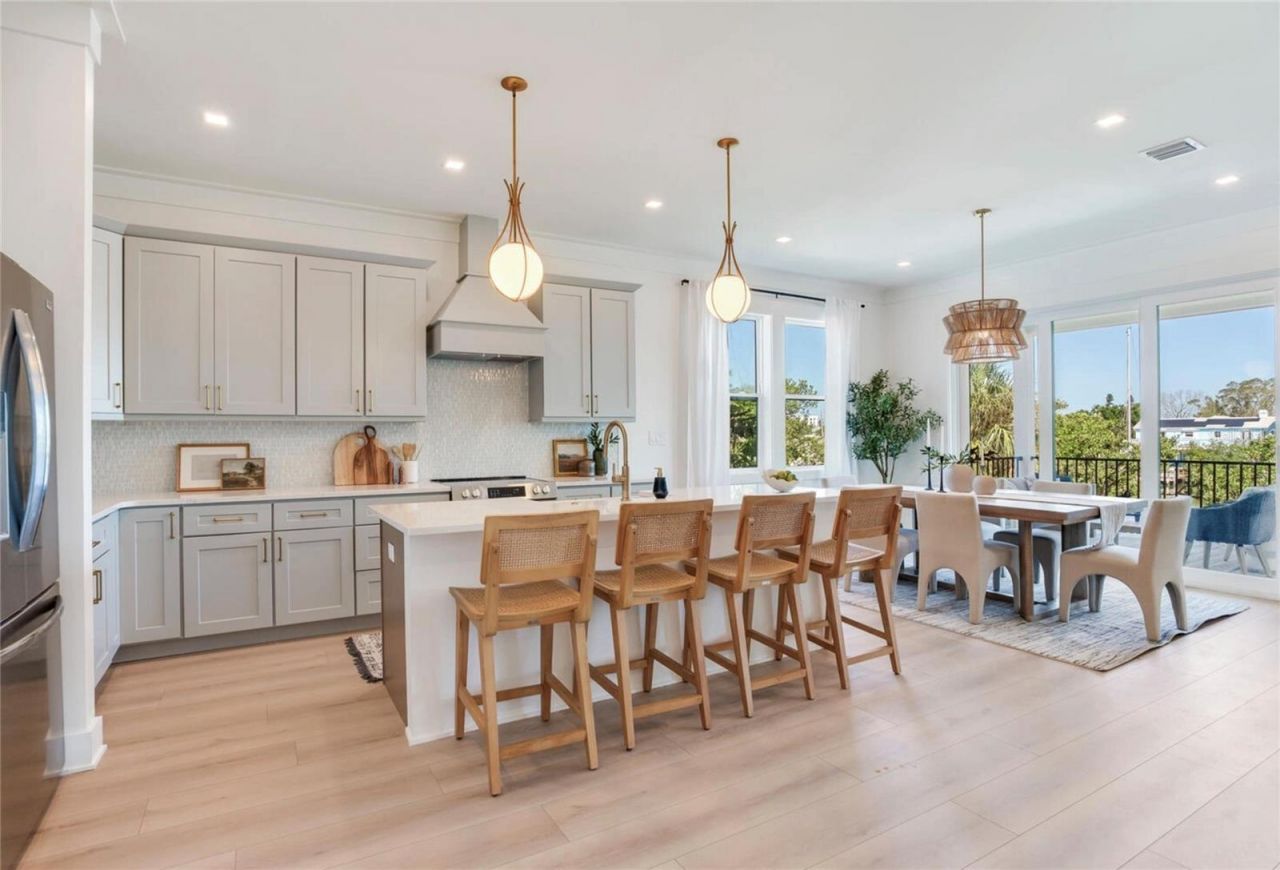 8555 Heron Lagoon Circle, Sarasota, FL 34242 Photo