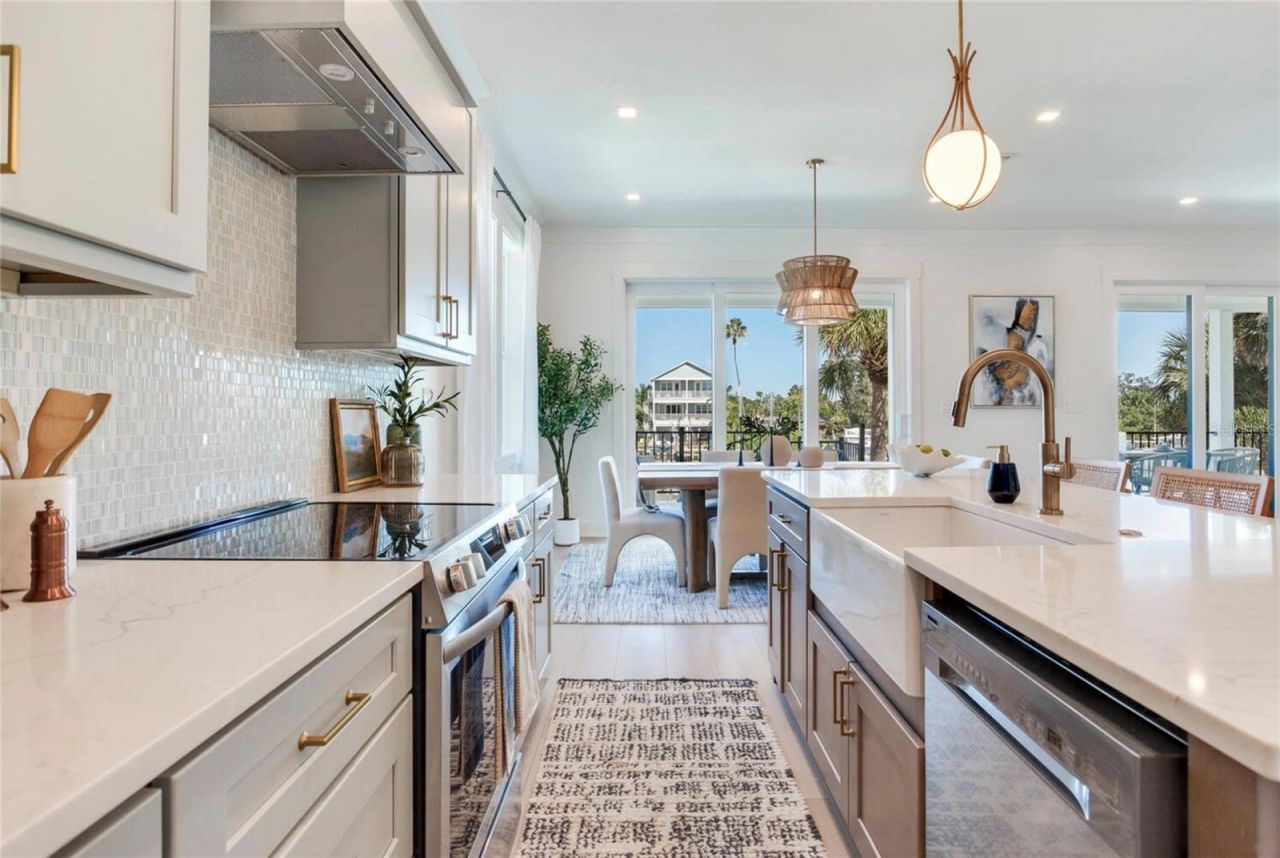 8555 Heron Lagoon Circle, Sarasota, FL 34242 Photo