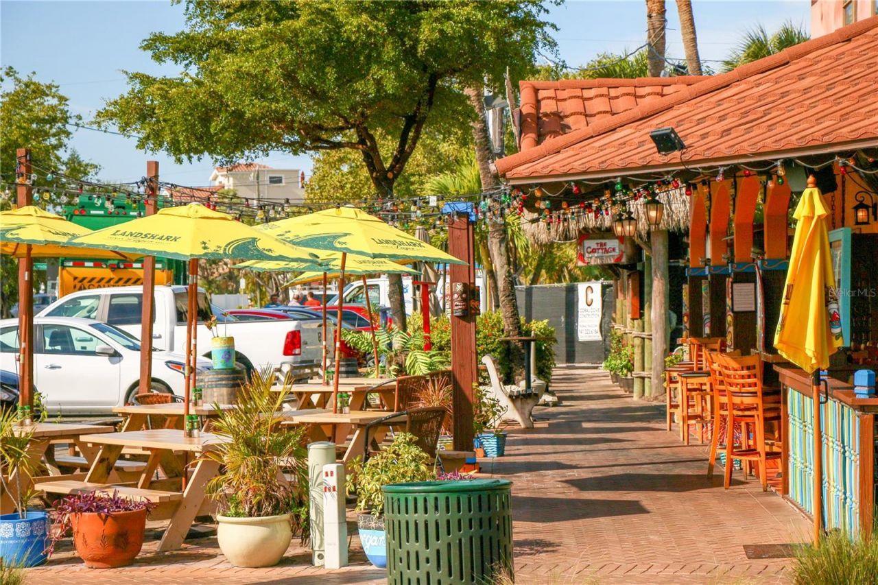 8555 Heron Lagoon Circle, Sarasota, FL 34242 Photo