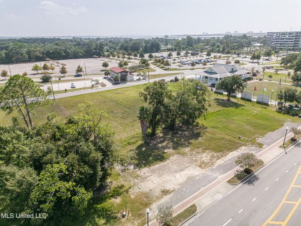 10034 Central Avenue, D'Iberville, MS 39540