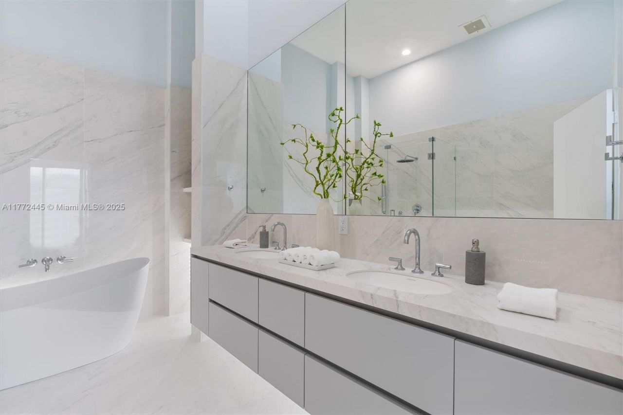 495 Brickell Ave, Unit 2203, Miami, FL 33131 Photo