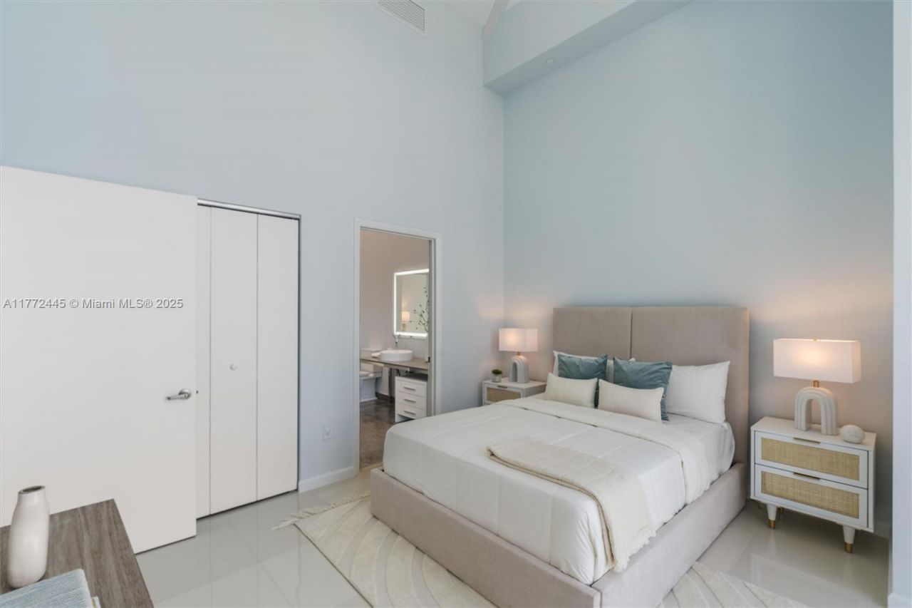 495 Brickell Ave, Unit 2203, Miami, FL 33131 Photo