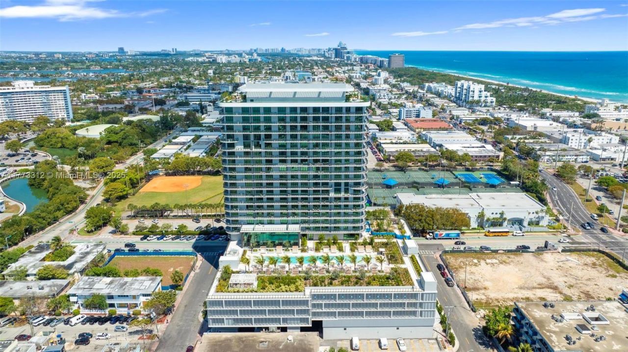 580 72nd, Unit 704, Miami Beach, FL 33141 Photo