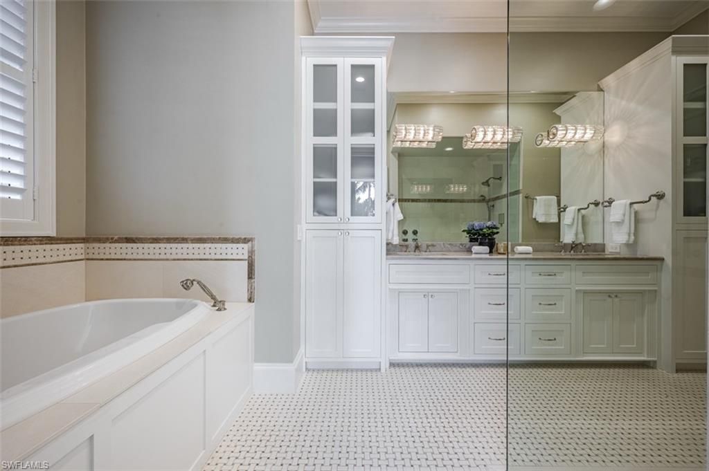 1266 Cobia Ct, Naples, FL 34102 Photo