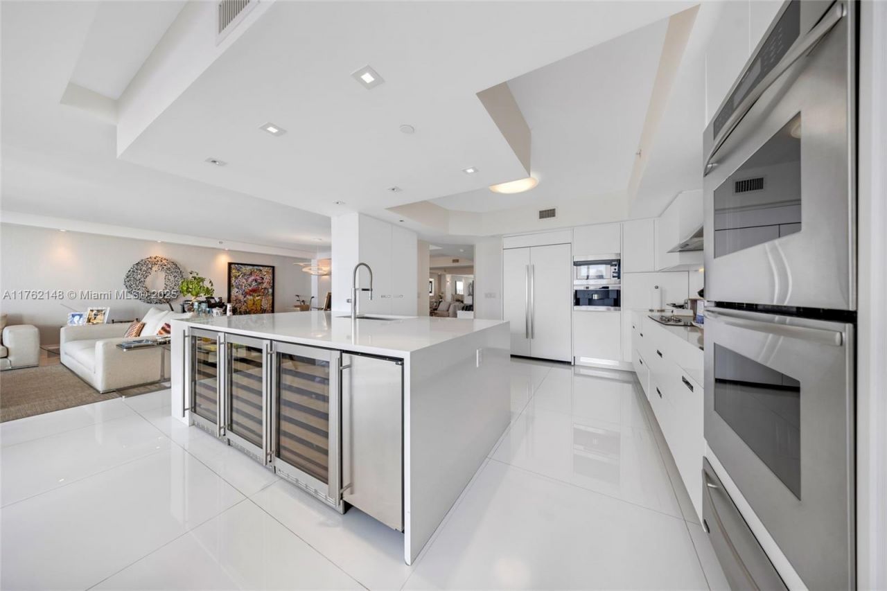 3301 NE 183rd St, Unit 2406, Aventura, FL 33160 Photo