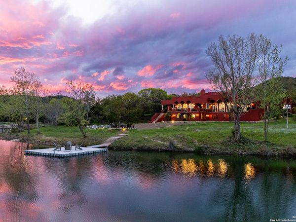 4198 BEAR SPRINGS RD, Pipe Creek, TX 78063