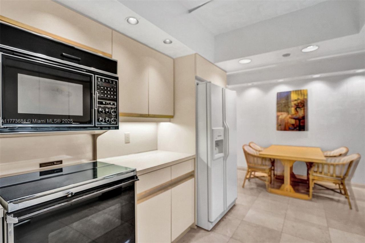 10175 Collins Ave, Unit 404, Bal Harbour, FL 33154 Photo