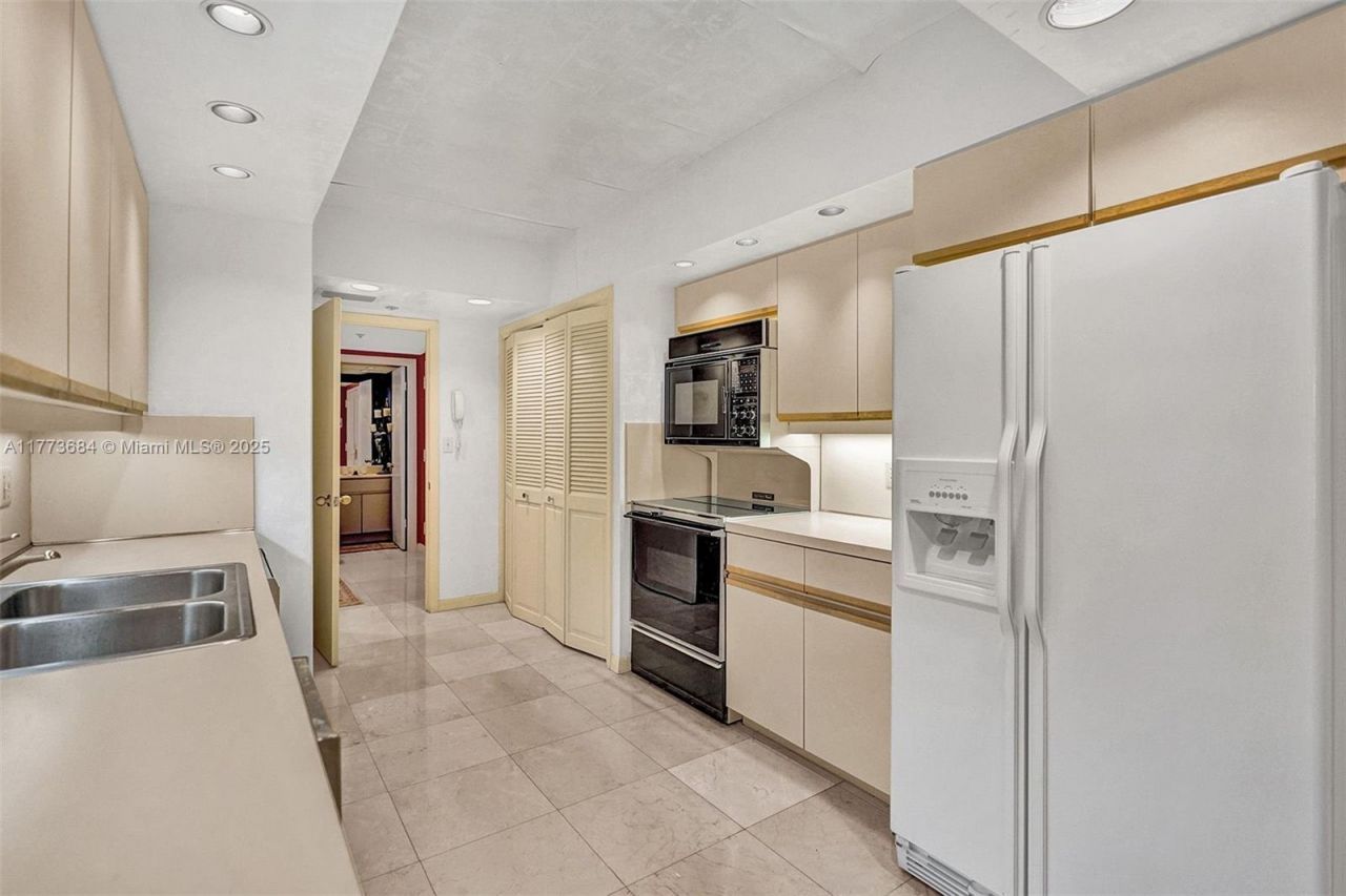 10175 Collins Ave, Unit 404, Bal Harbour, FL 33154 Photo