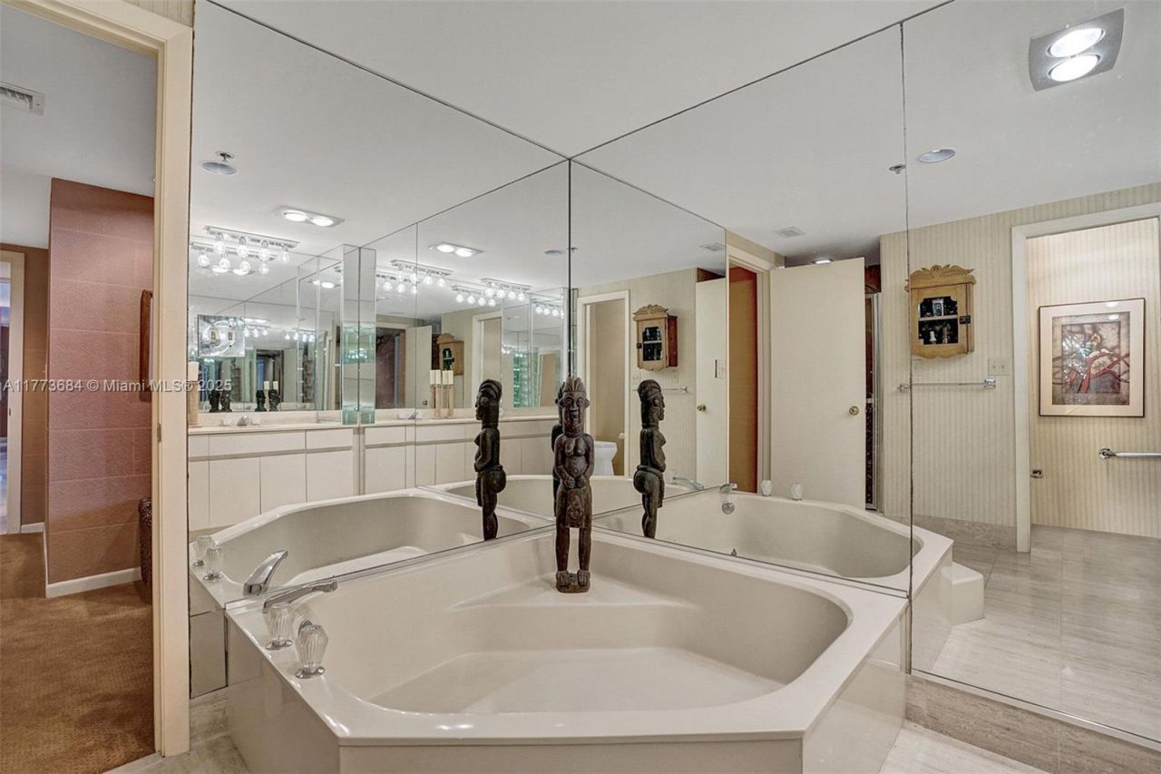 10175 Collins Ave, Unit 404, Bal Harbour, FL 33154 Photo