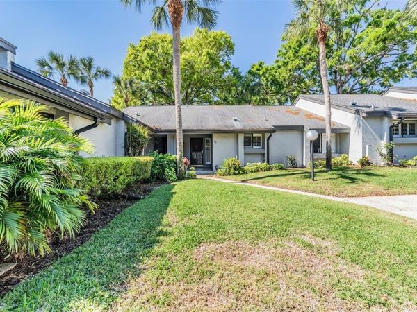 90 S HIGHLAND AVENUE, Unit 6, TARPON SPRINGS, FL 34689