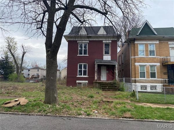 6010 Bartmer Avenue, St Louis, MO 63112